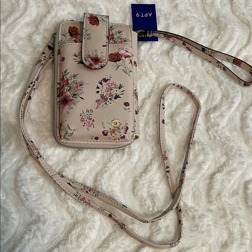 NWT Crossbody Phone & Wallet
